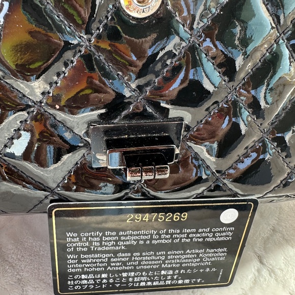 CHANEL 2.55 Reissue 225 Black Patent Quilted Calfskin Shoulder Bag - Picture 13 of 16